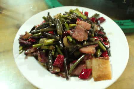 蕨菜炒腊肉